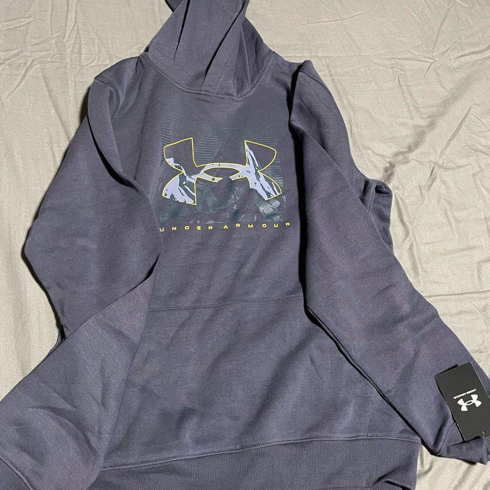 Brand new under armor hoodie for boys size youth XL with tags